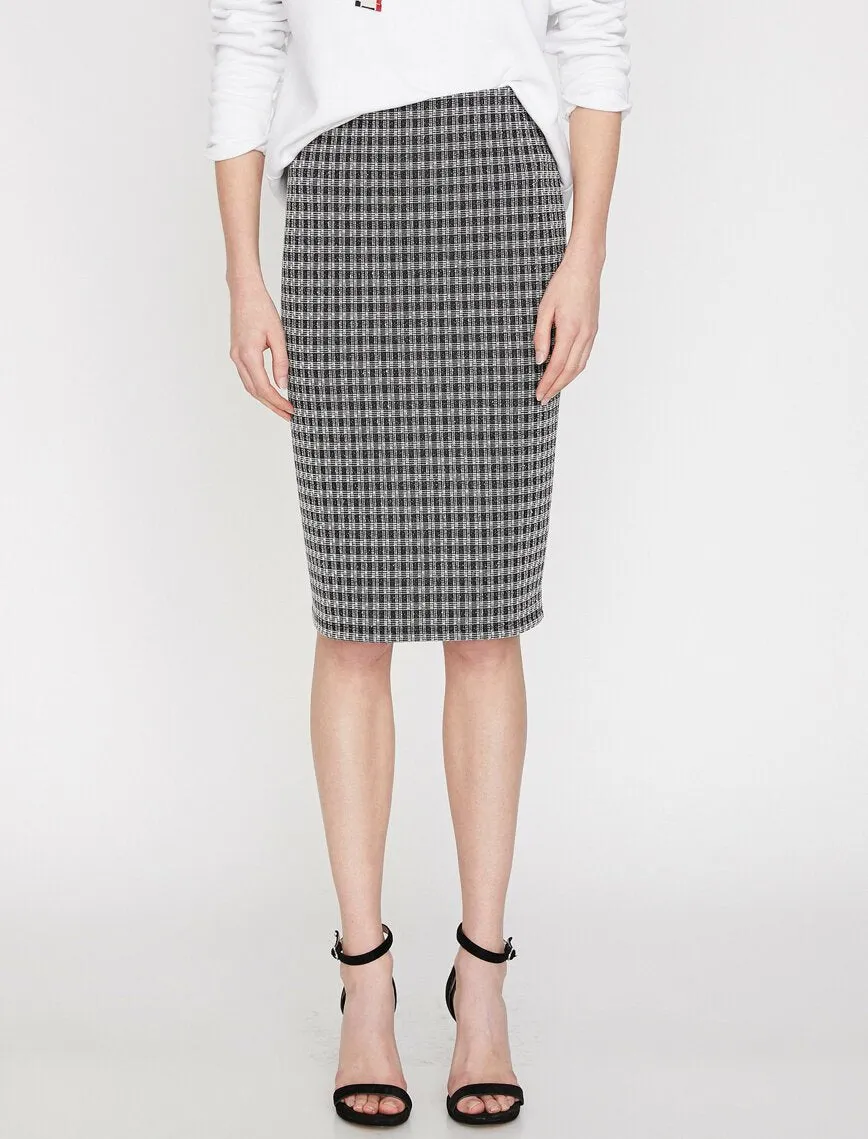 12011 Black Check Midi Skirt